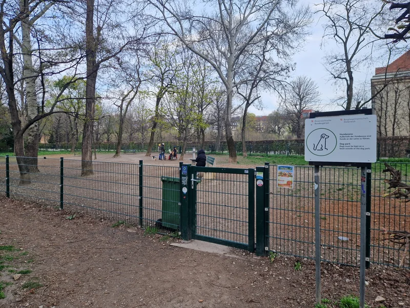 Augarten Ost (Bundesgärten) im 2. Leopoldstadt – Hundezone (Foto 1)