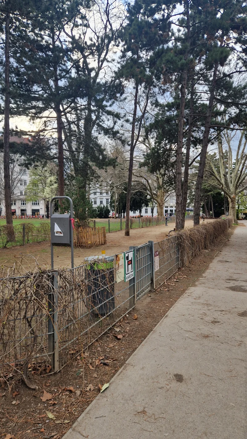 Arne-Karlsson-Park im 9. Alsergrund – Hundewiese (Foto 2)