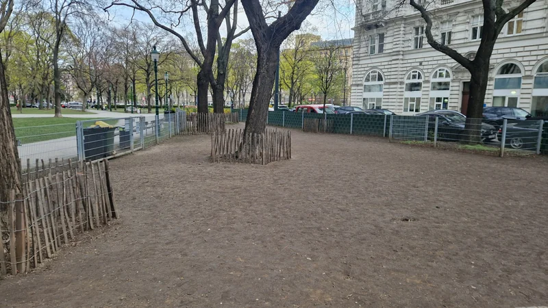 Votivpark im 9. Alsergrund – Hundezone (Foto 1)