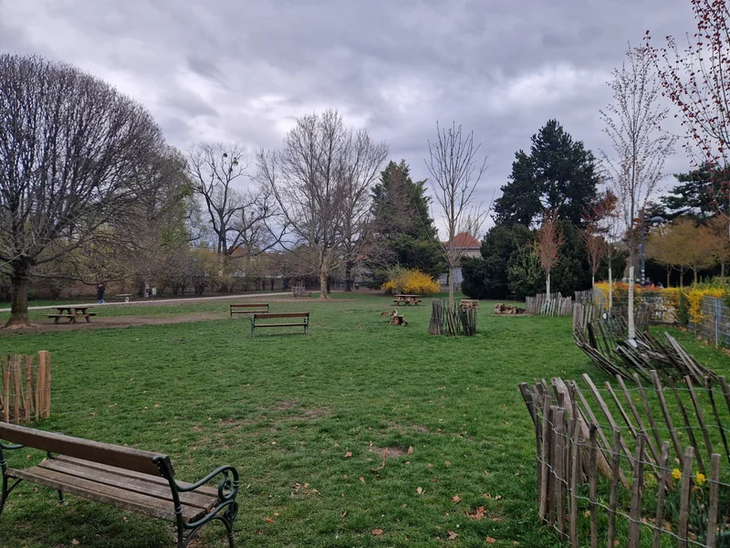 Währinger Park im 18. Währing – Hundezone (Foto 1)